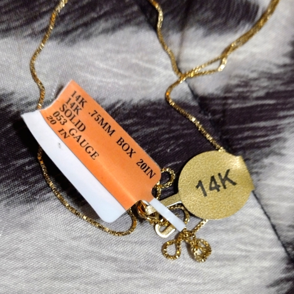 Nwt 14kt gold box chain necklace